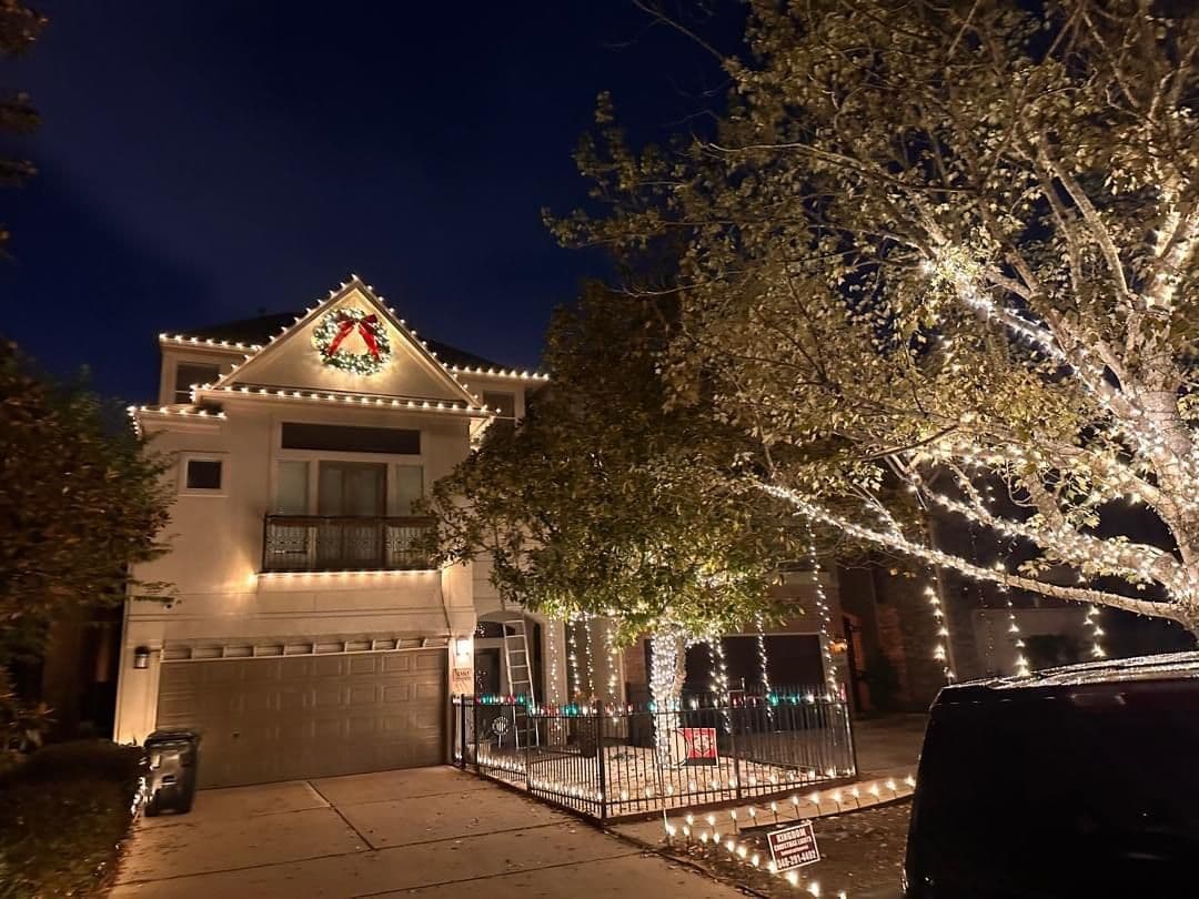 Blog post Do Christmas Light Installers Provide Lights? Complete Service Guide Maryville image