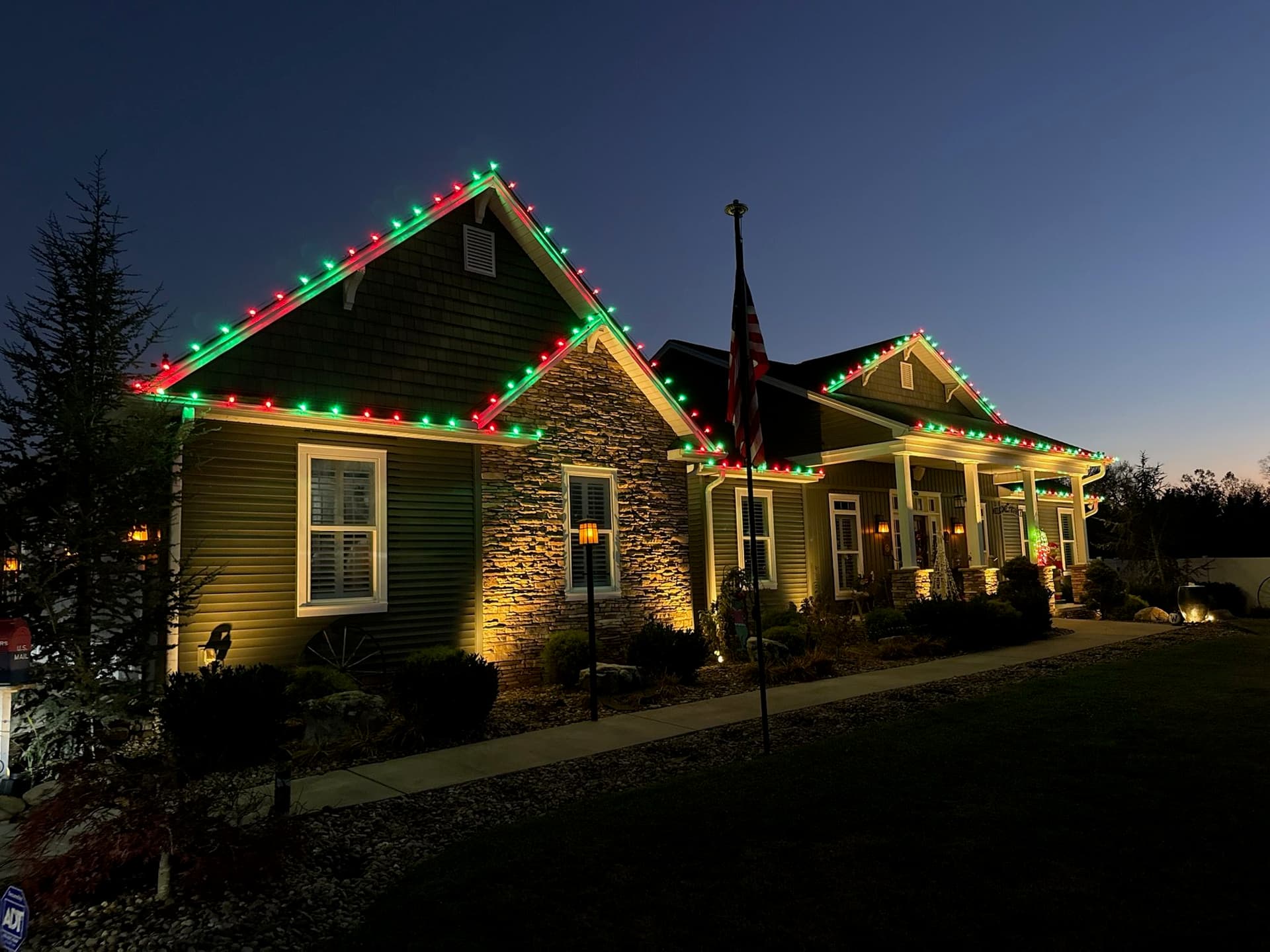 Festive Red and Green Home Lighting in Seymour TN