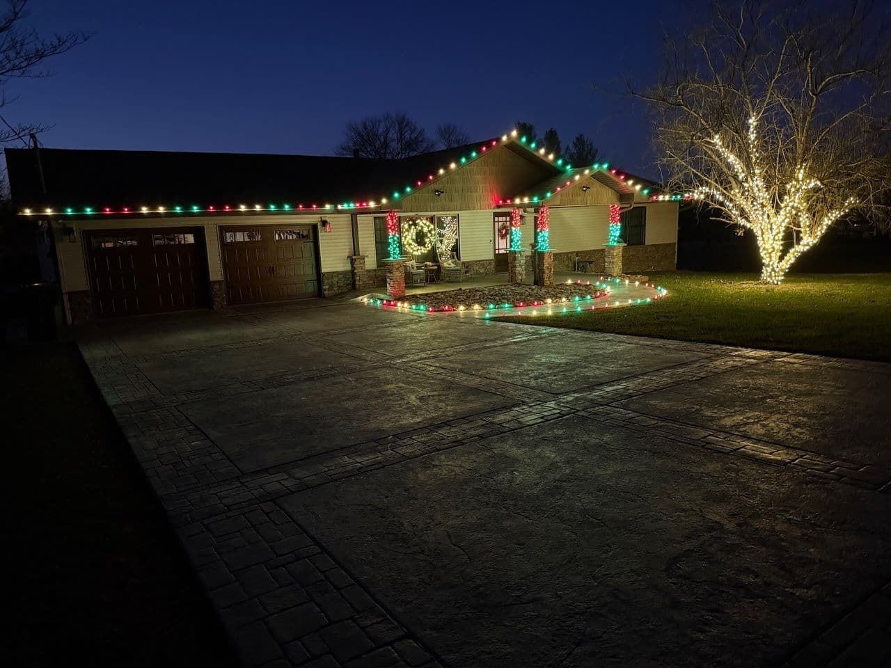 Festive Christmas Lights Illuminate Sevierville Home image